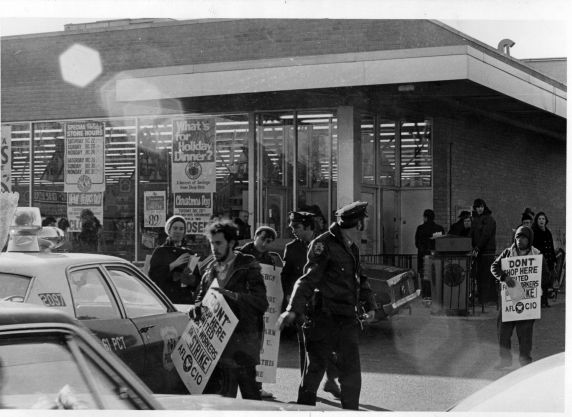 (3172) Arrests, Demonstrations, Shop-Rite, Brooklyn, New York, 1970s (3172) Arrests, Demonstrations, Shop-Rite, Brooklyn, New York, 1970s
